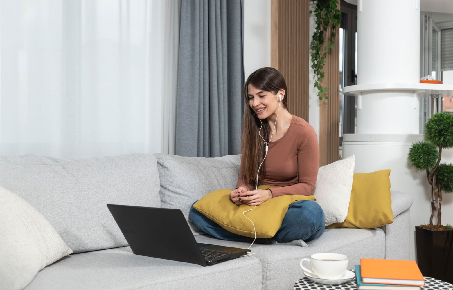 Online terapi, yüz yüze terapi kadar etkili bir destek sunar. Uzman Psikolog Oğuzhan Kaplan ve Felicita Psikoloji ile bilimsel, güvenilir ve erişilebilir terapi deneyimi yaşayın.